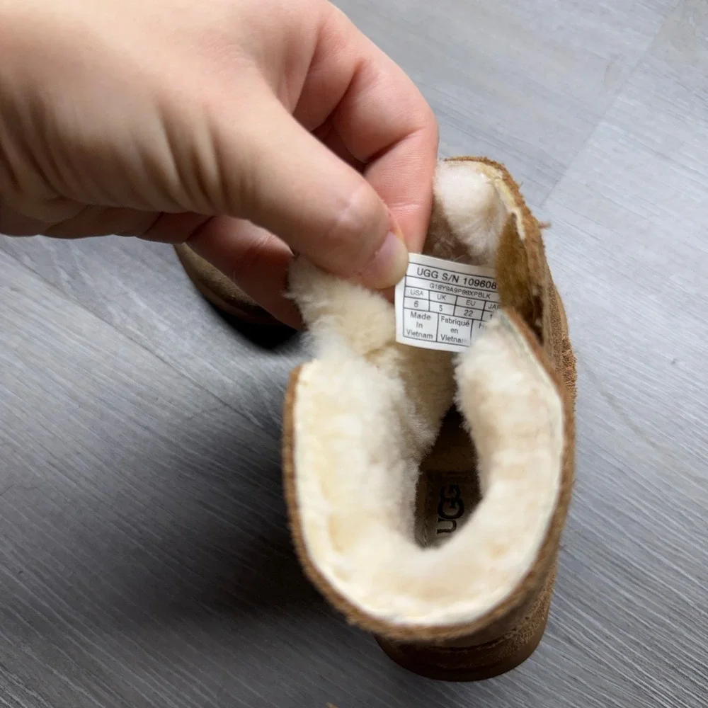 UGG Keelan Chestnut Suede Sheepskin Toddler Boots Size 6